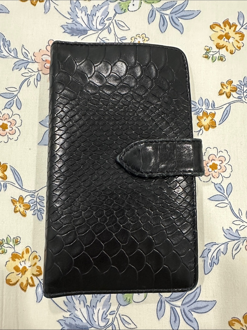 & Other Stories | Textured leather black wallet